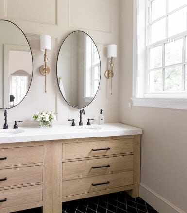 heights house master bathroom