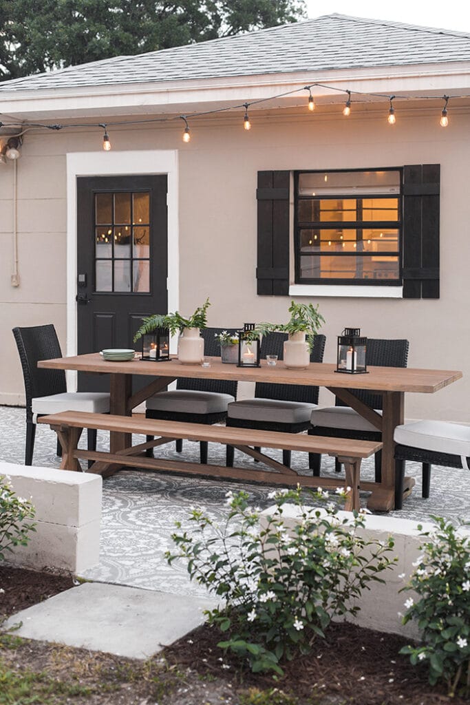 outdoor dining table