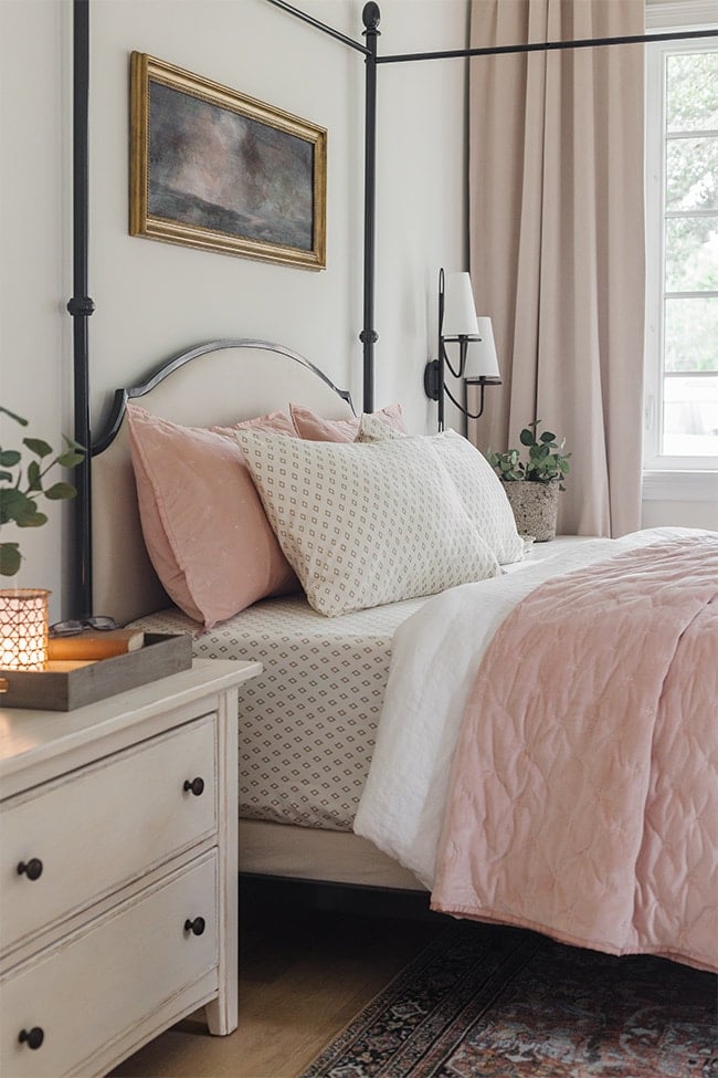 pink bedroom decorating