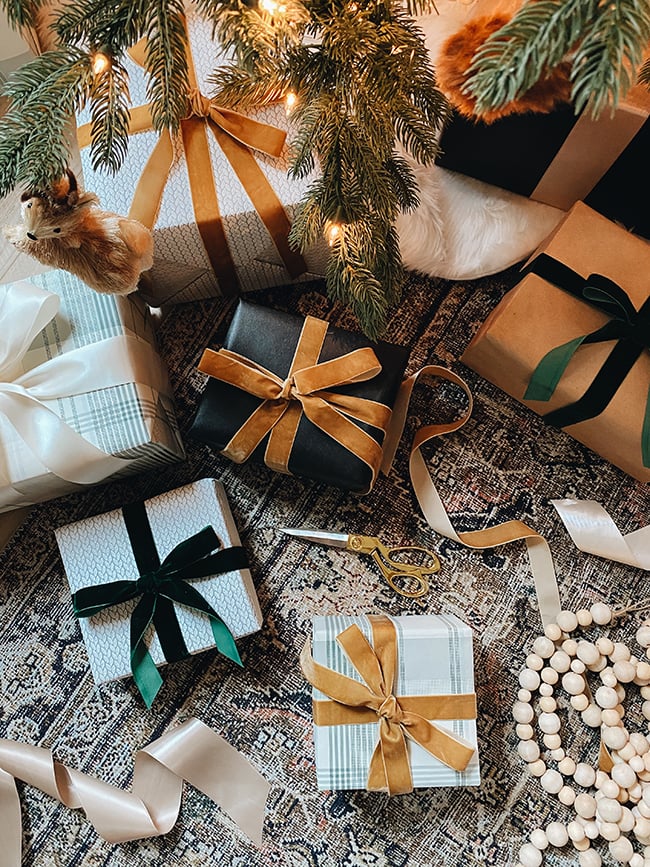 Christmas Gift Wrapping Guide and Tips