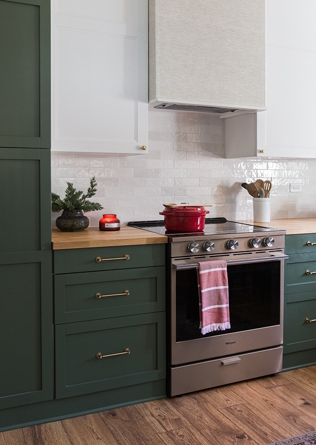 green kitchen christmas