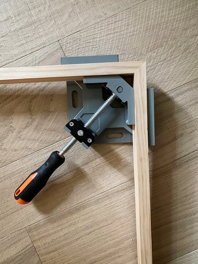 corner clamps to help assemble a tv frame