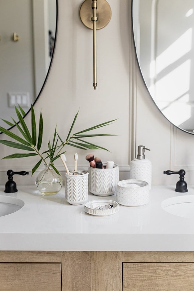 16 Chic and Budget-Friendly Bathroom Accessories on  2023