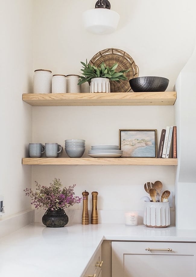 open kitchen shelf styling