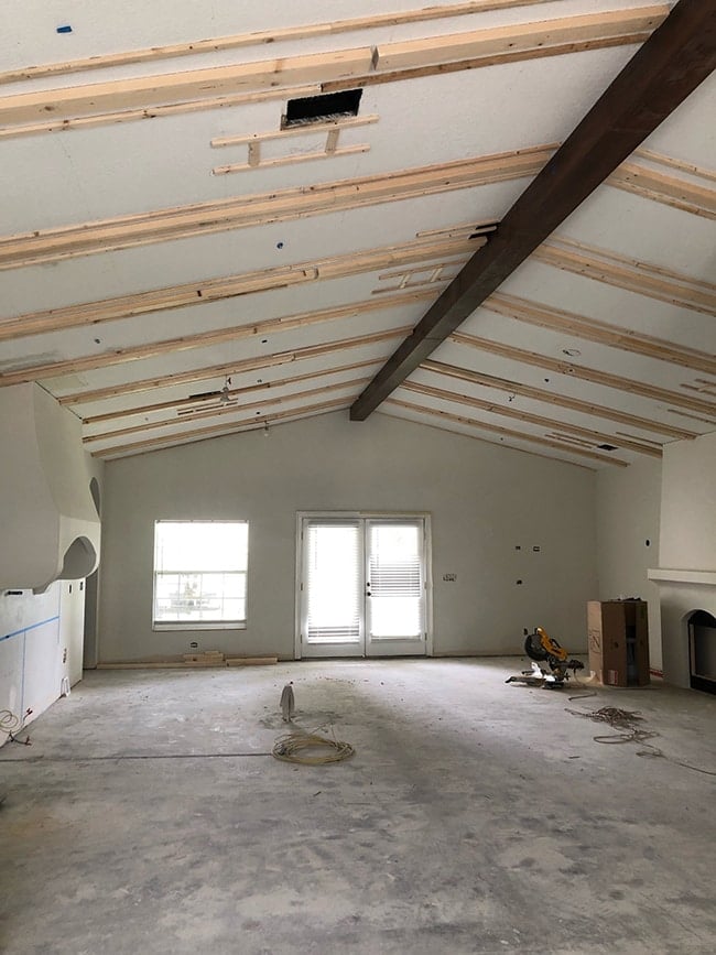 Vaulted Ceiling Beams With Laminate, Installing Wood Beams On Cathedral Ceiling
