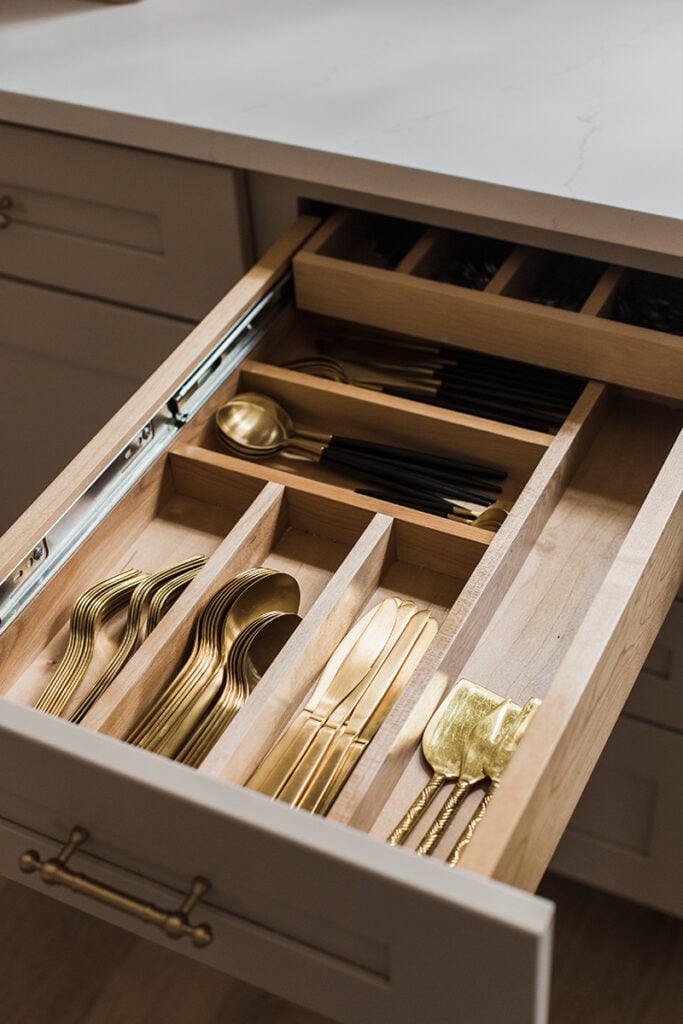 How we organized our kitchen drawers and cabinets - Jenna Sue Design