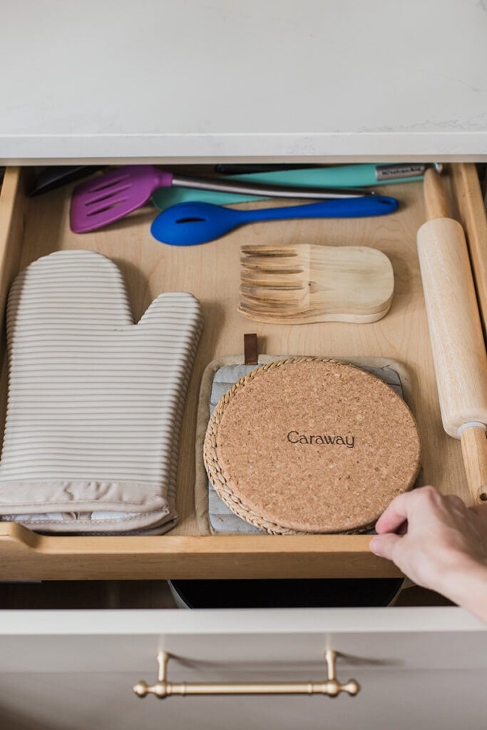 How we organized our kitchen drawers and cabinets - Jenna Sue Design