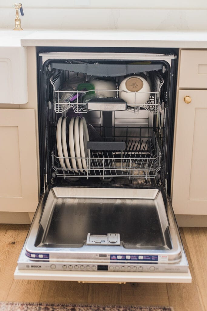 How we organized our kitchen drawers and cabinets - Jenna Sue Design