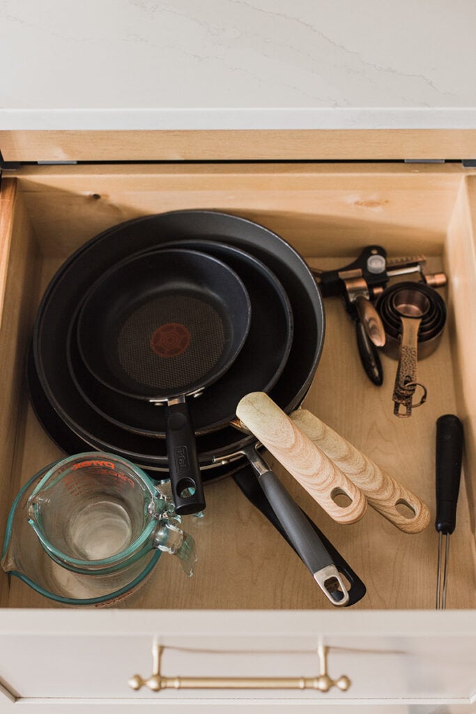 How we organized our kitchen drawers and cabinets - Jenna Sue Design