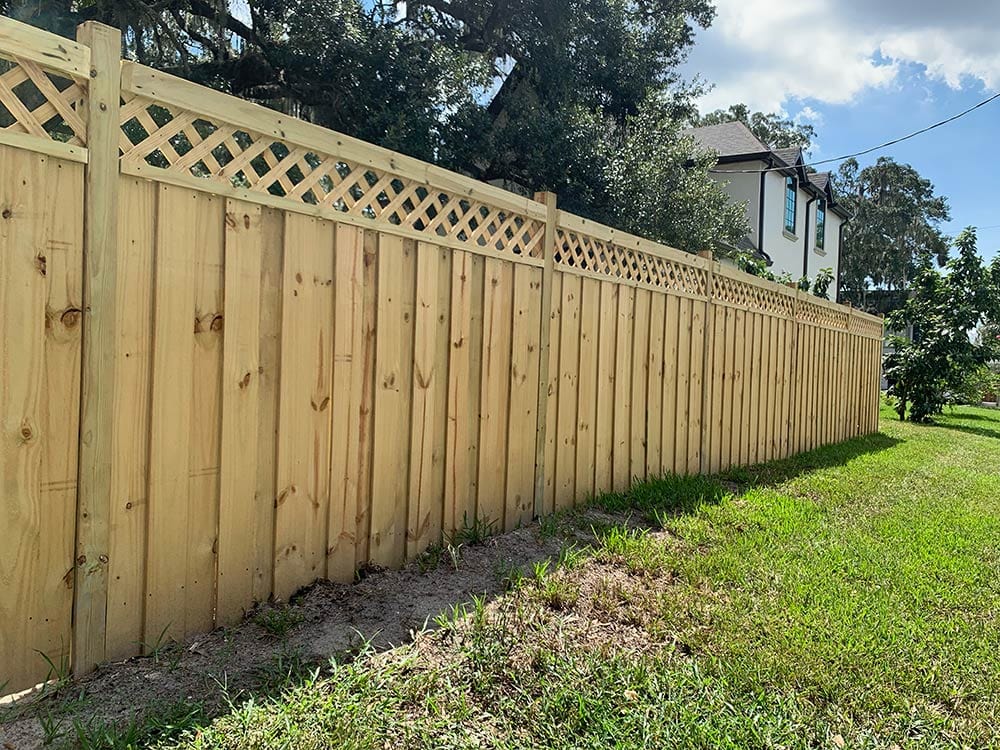 board on board fence with lattice top