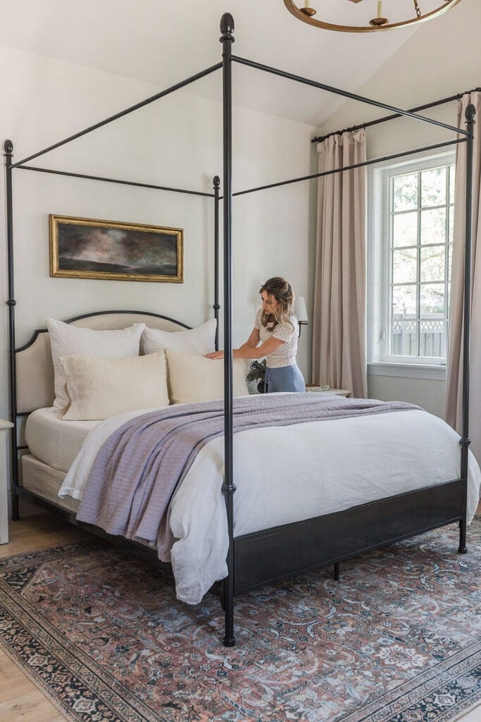 How to Arrange Pillows on a Bed, According to Pros