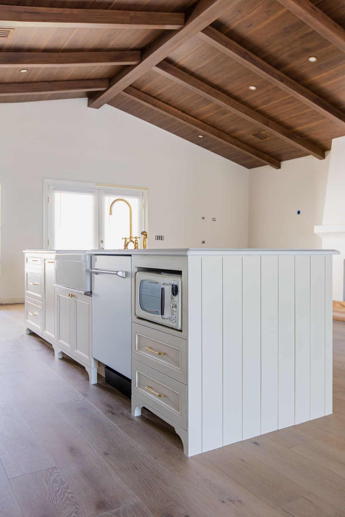 bm creamy white kitchen island