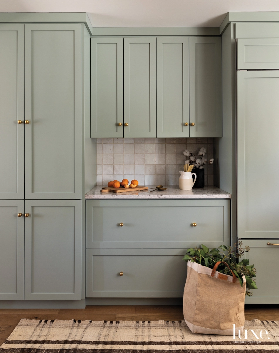 benjamin moore oil cloth kitchen cabinets