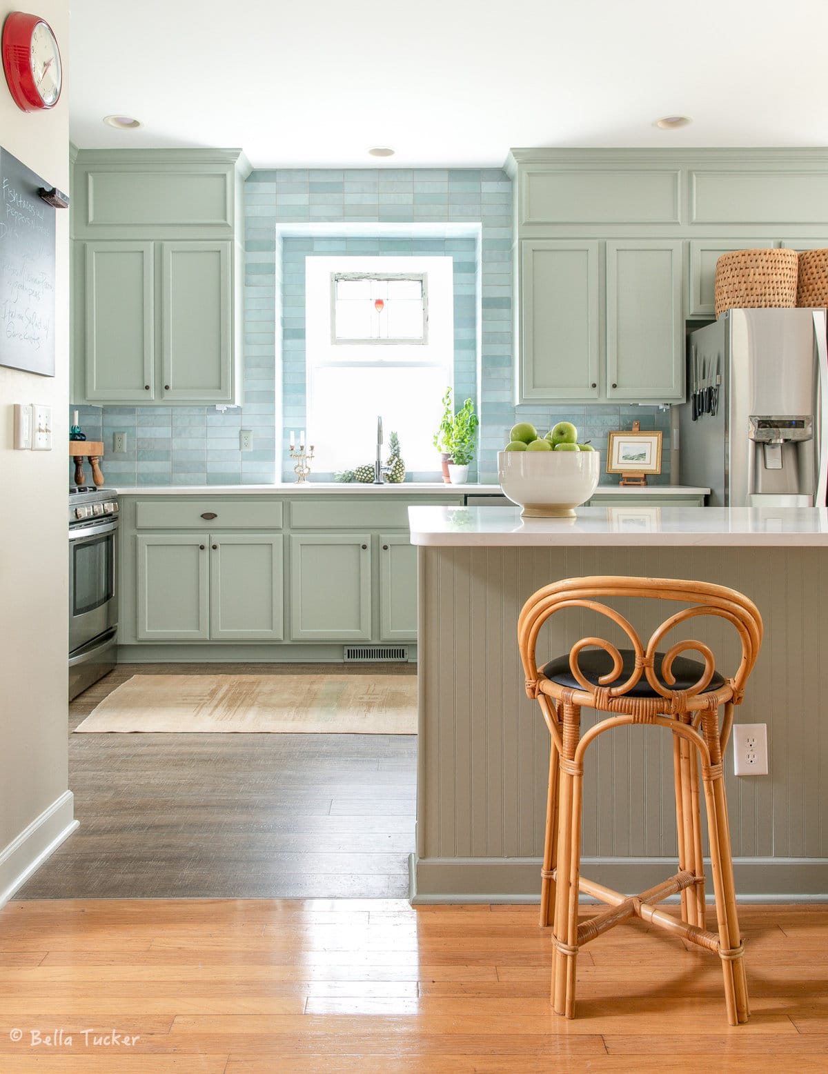 benjamin moore flora kitchen cabinets