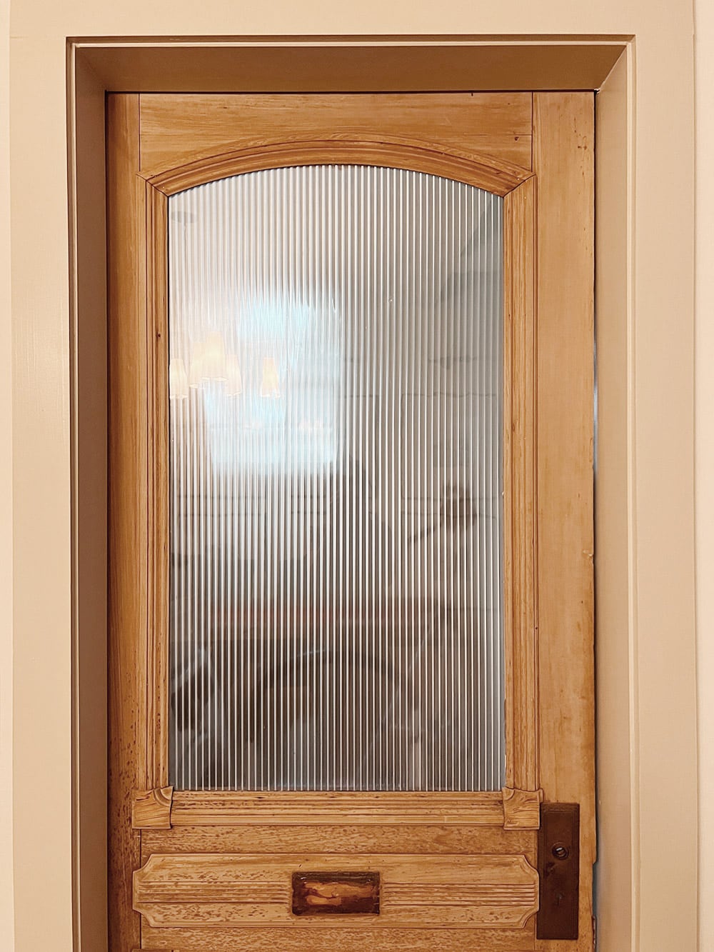 reeded-glass-door-film