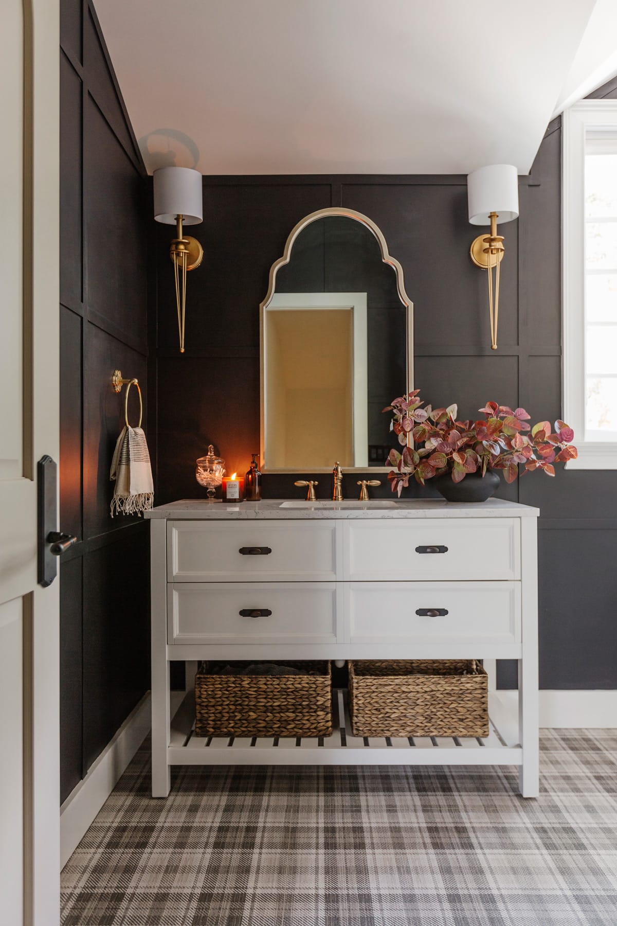black bathroom decorated for fall