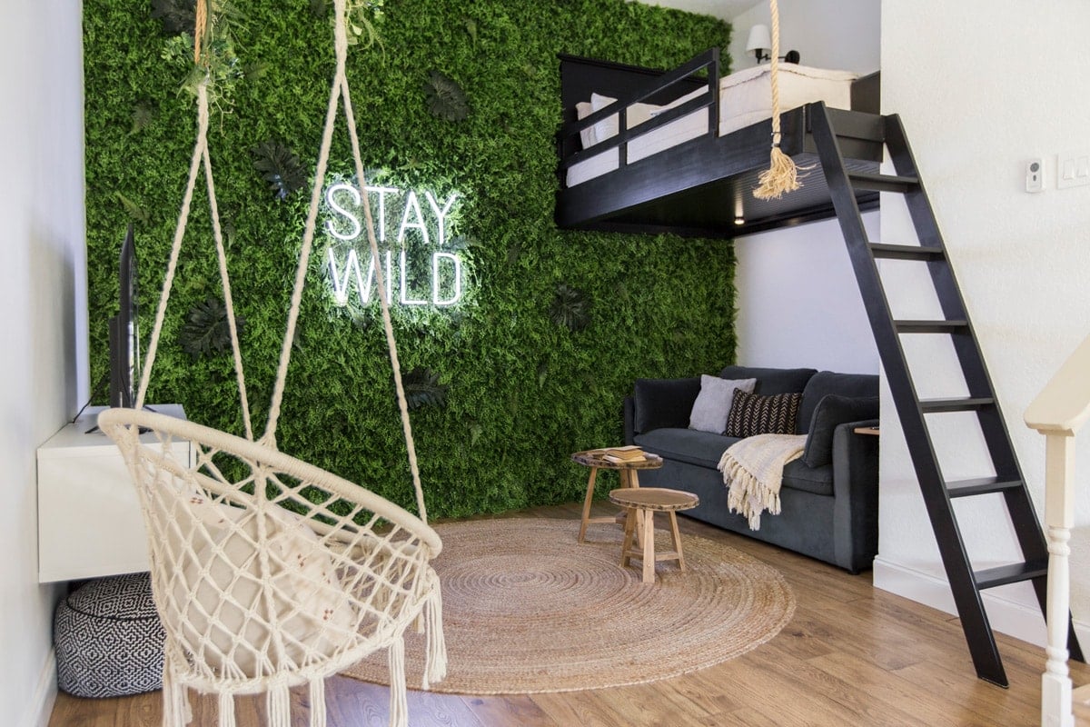 Loft bed with clearance reading nook