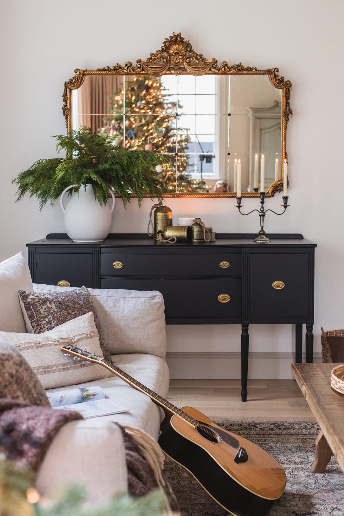 elegant holiday living room decor ideas