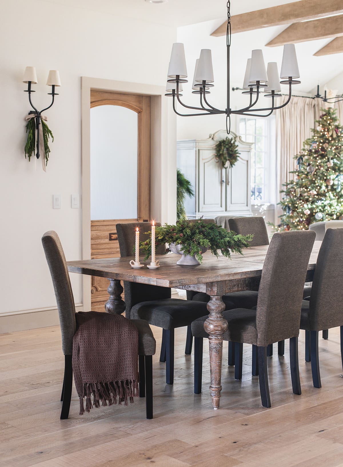 christmas dining room decorating