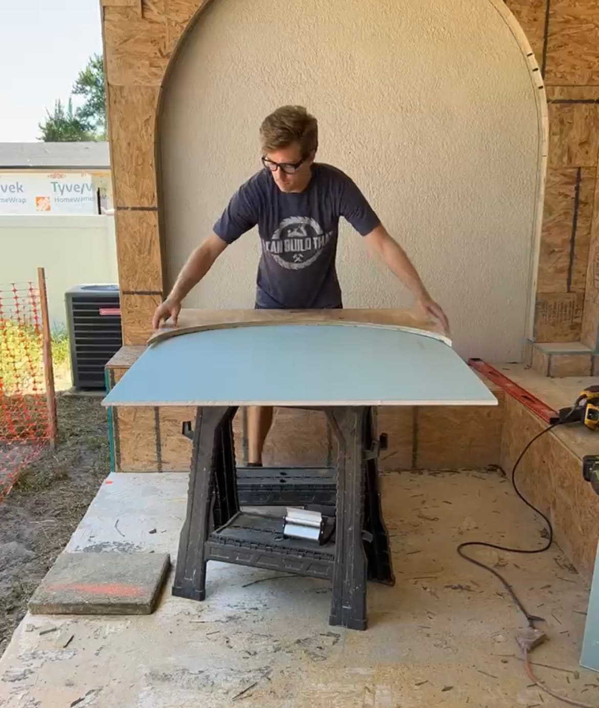 tracing arch onto drywall