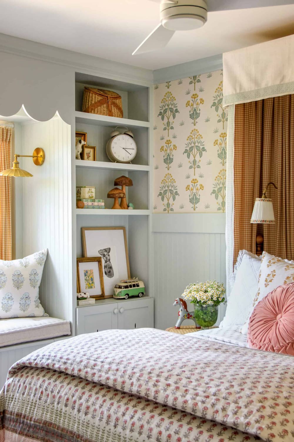 girls cottage bedroom inspo