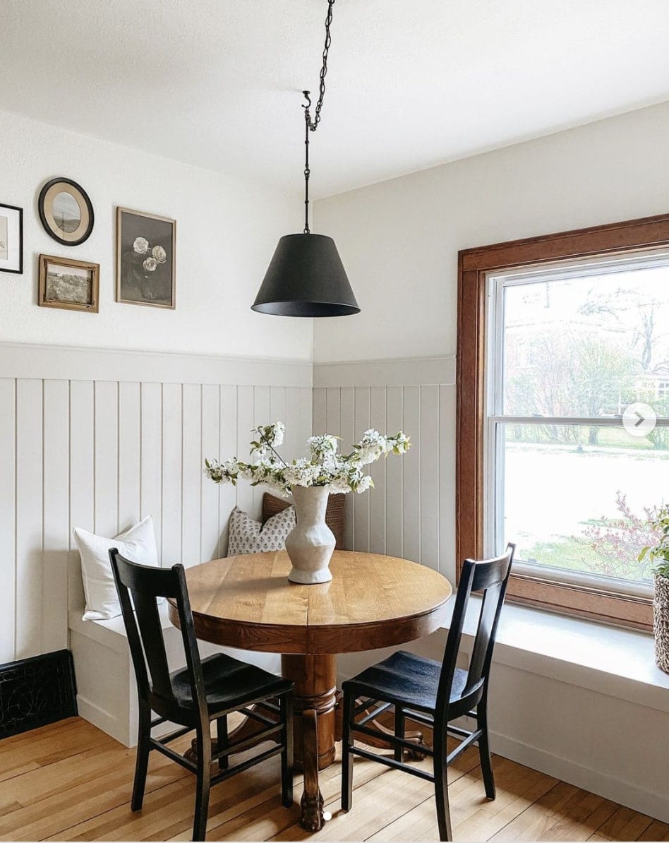 sherwin williams accessible beige on molding in a dining nook