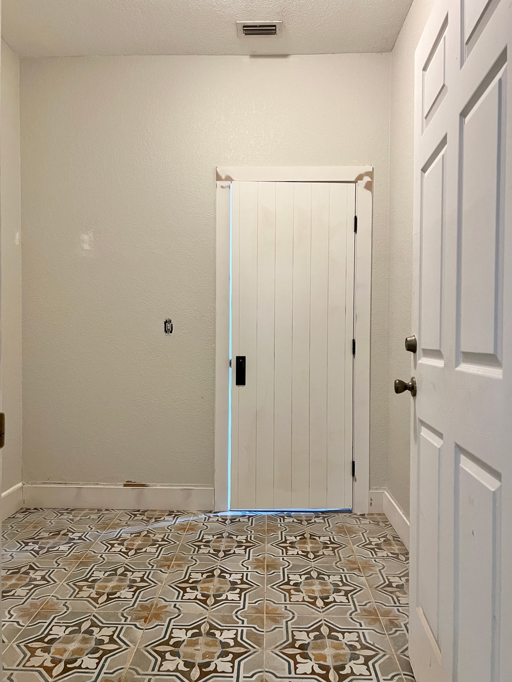 The Hacienda Laundry Room Reveal - Jenna Sue Design