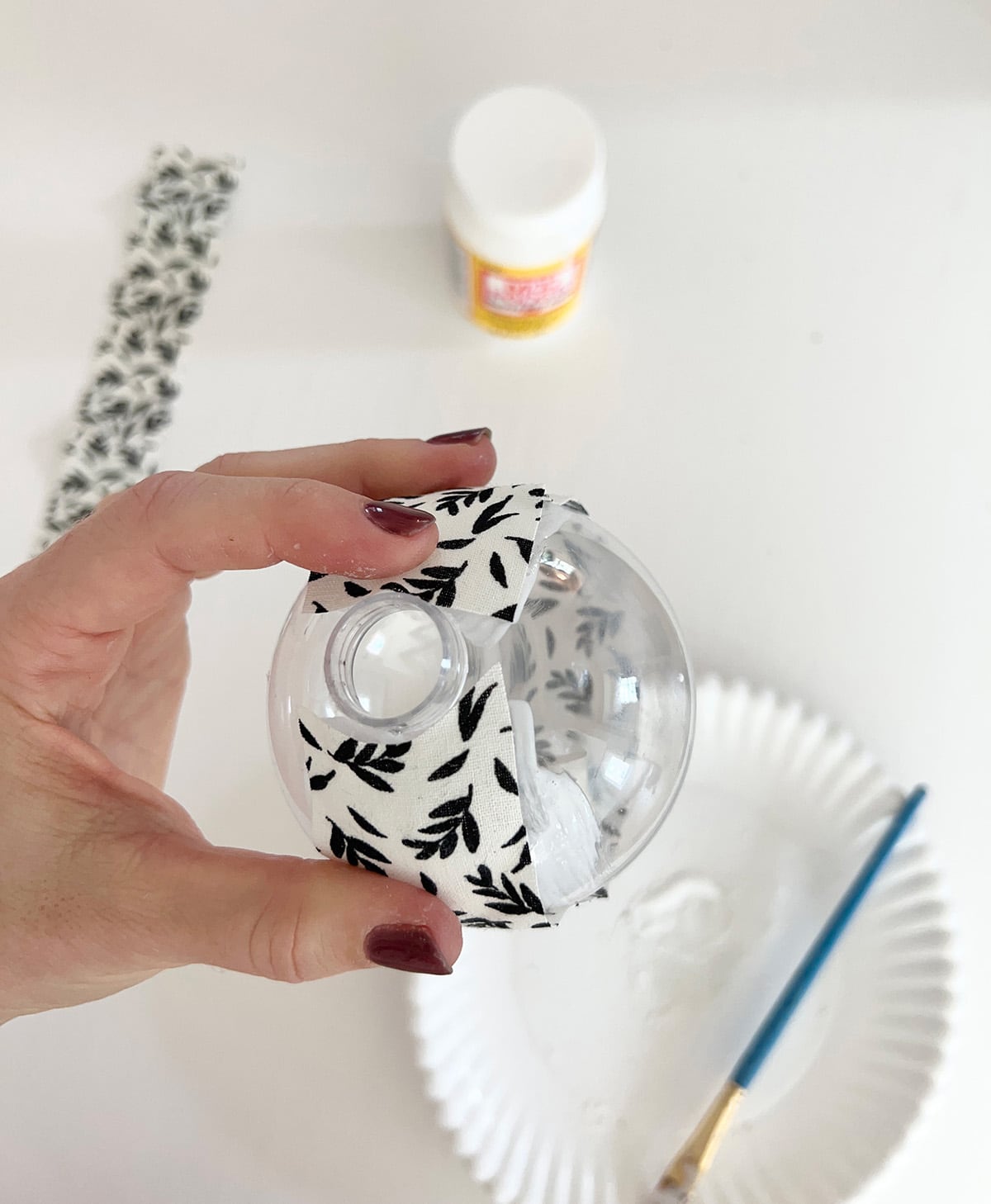 how to make diy decoupage fabric christmas ornaments