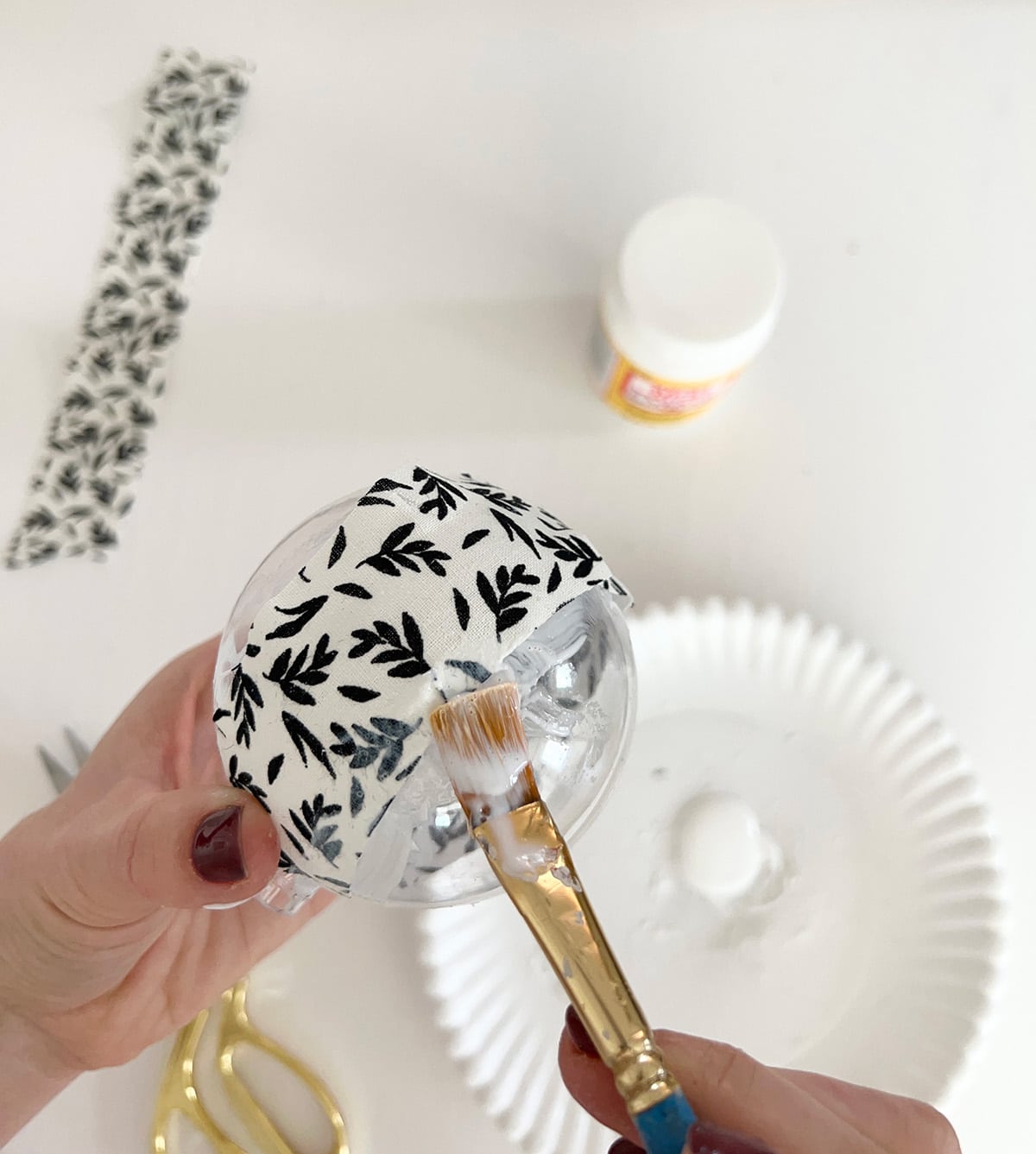 how to make diy decoupage fabric christmas ornaments