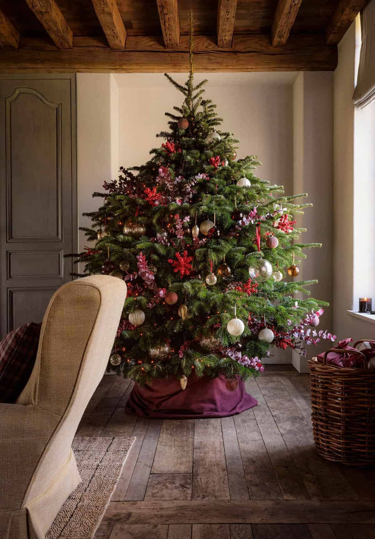 Christmas Decorating Ideas: How to Create a Refined Traditional