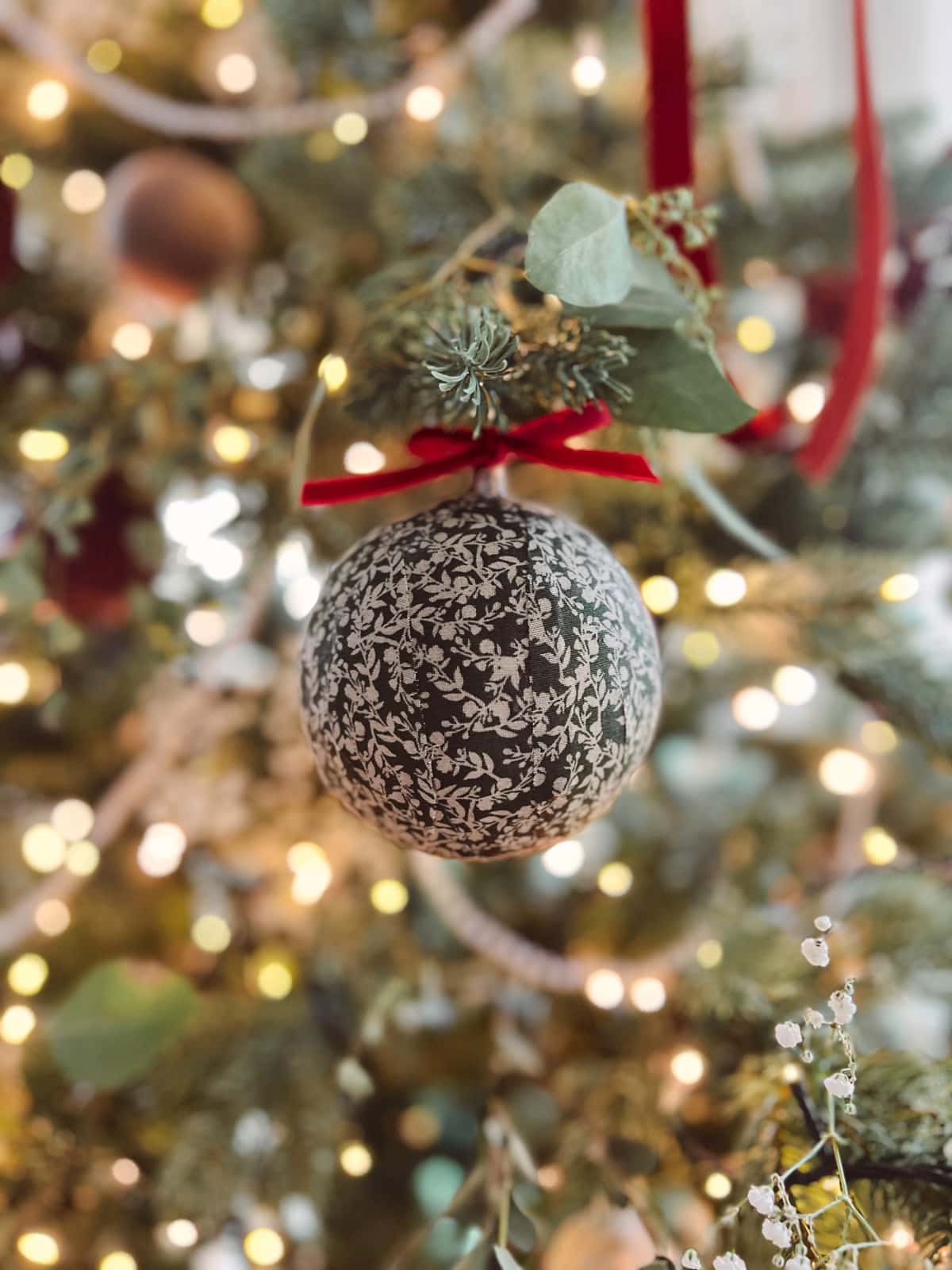 christmas tree with diy decoupage ornaments