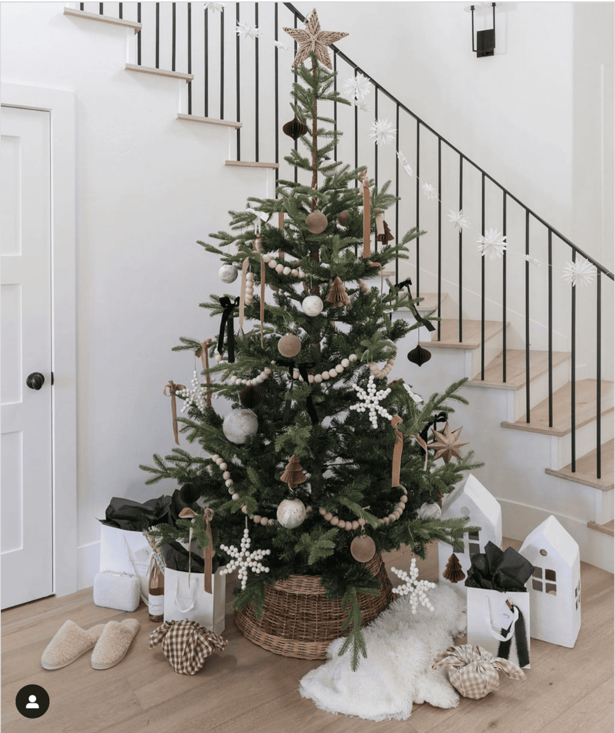 rustic brown and black christmas tree