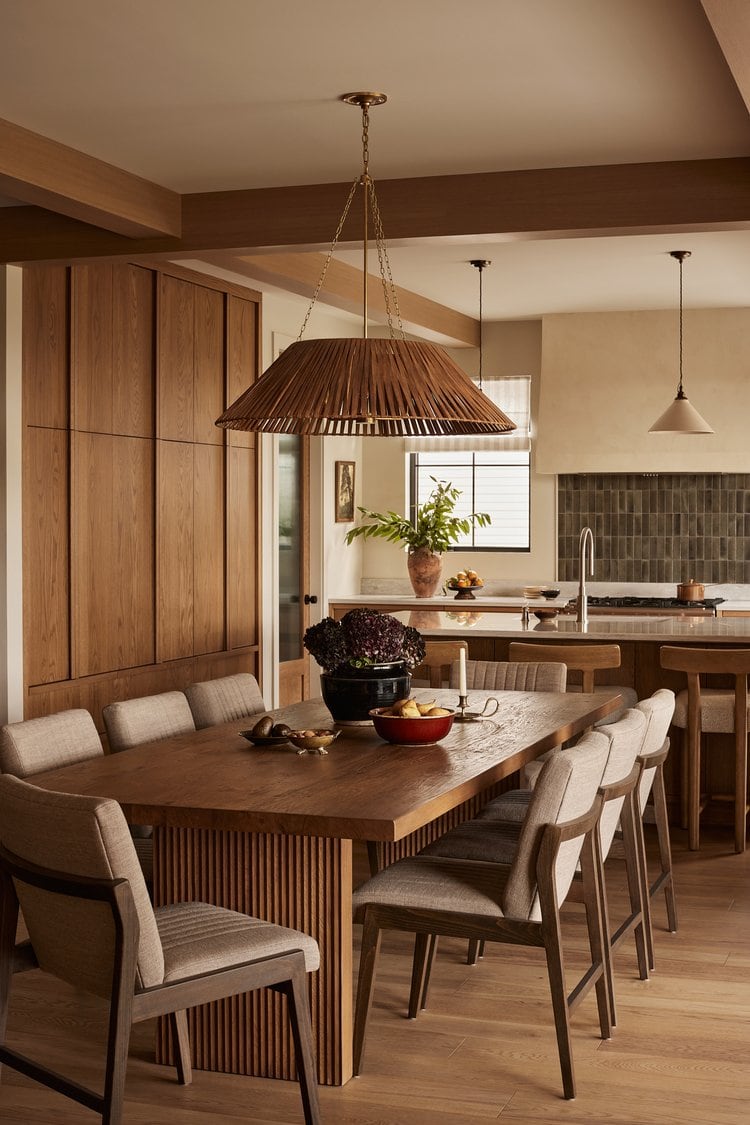2025 kitchen trends: brown kitchens and wood tones