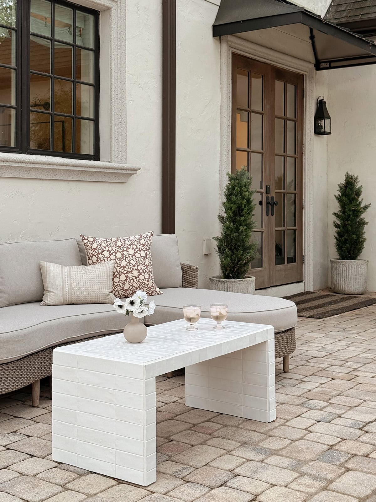 diy tiled coffee table outdoor