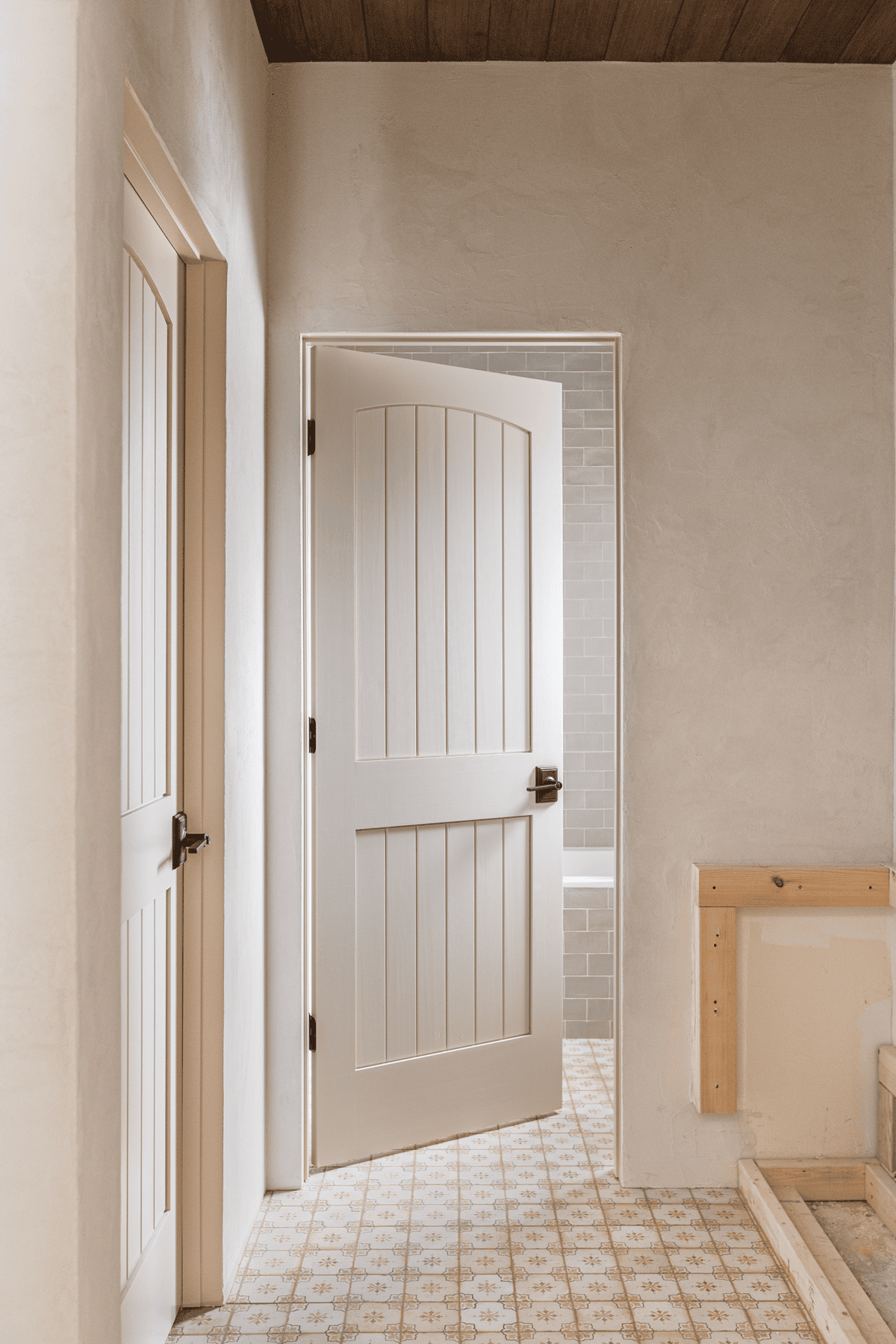 diy frameless doors with microcement wall bathroom