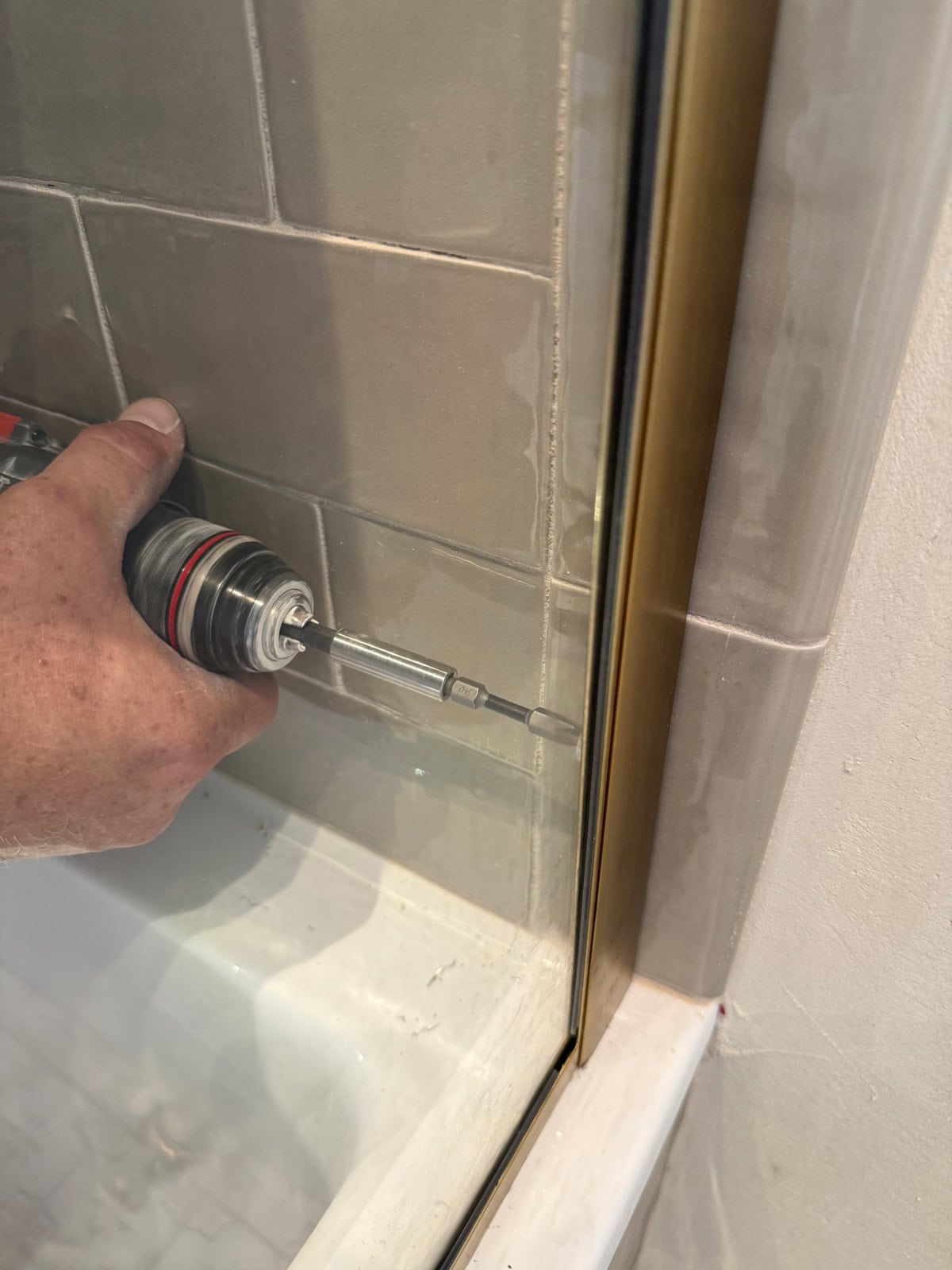 how to install a shower screen