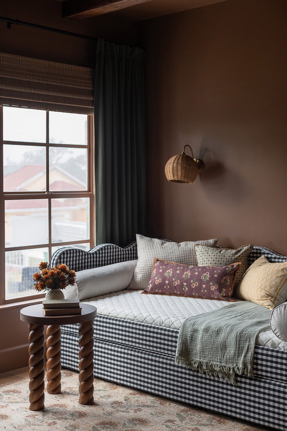 gingham trundle bed benjamin moore maplewood wall paint color