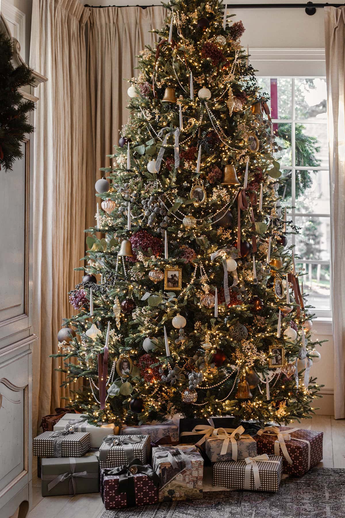 elegant french provincial christmas tree