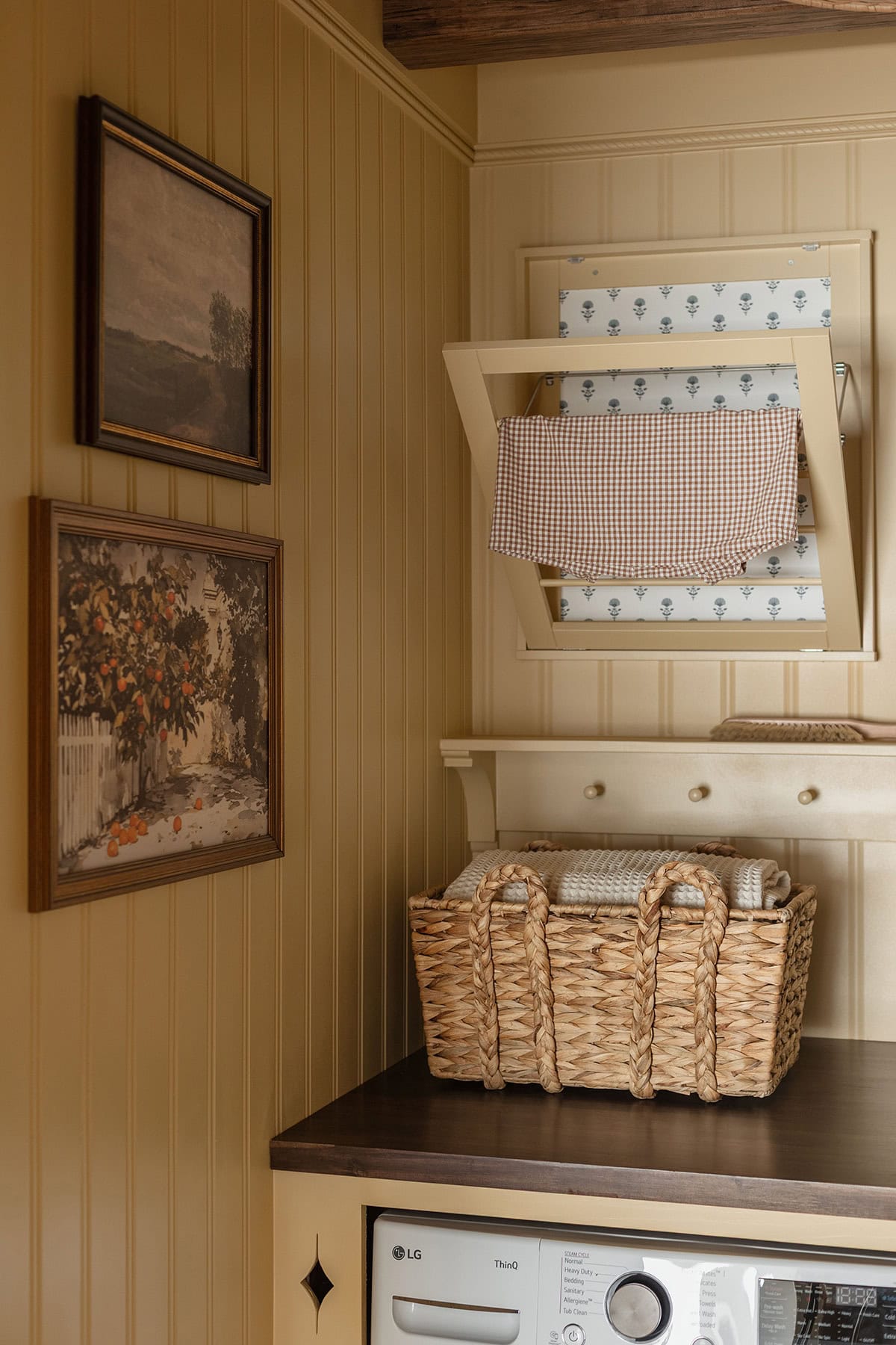 sherwin williams blonde cottage laundry room