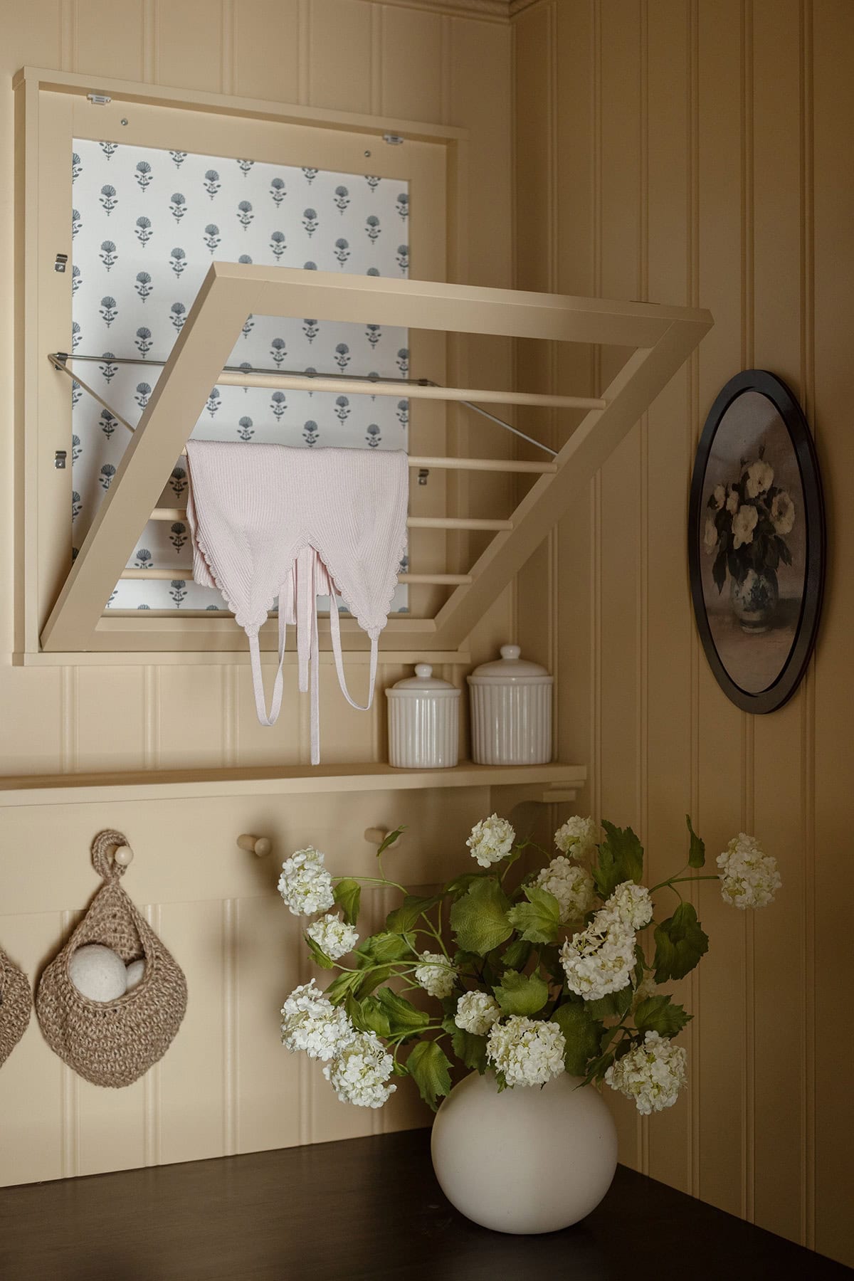sherwin williams blonde cottage laundry room