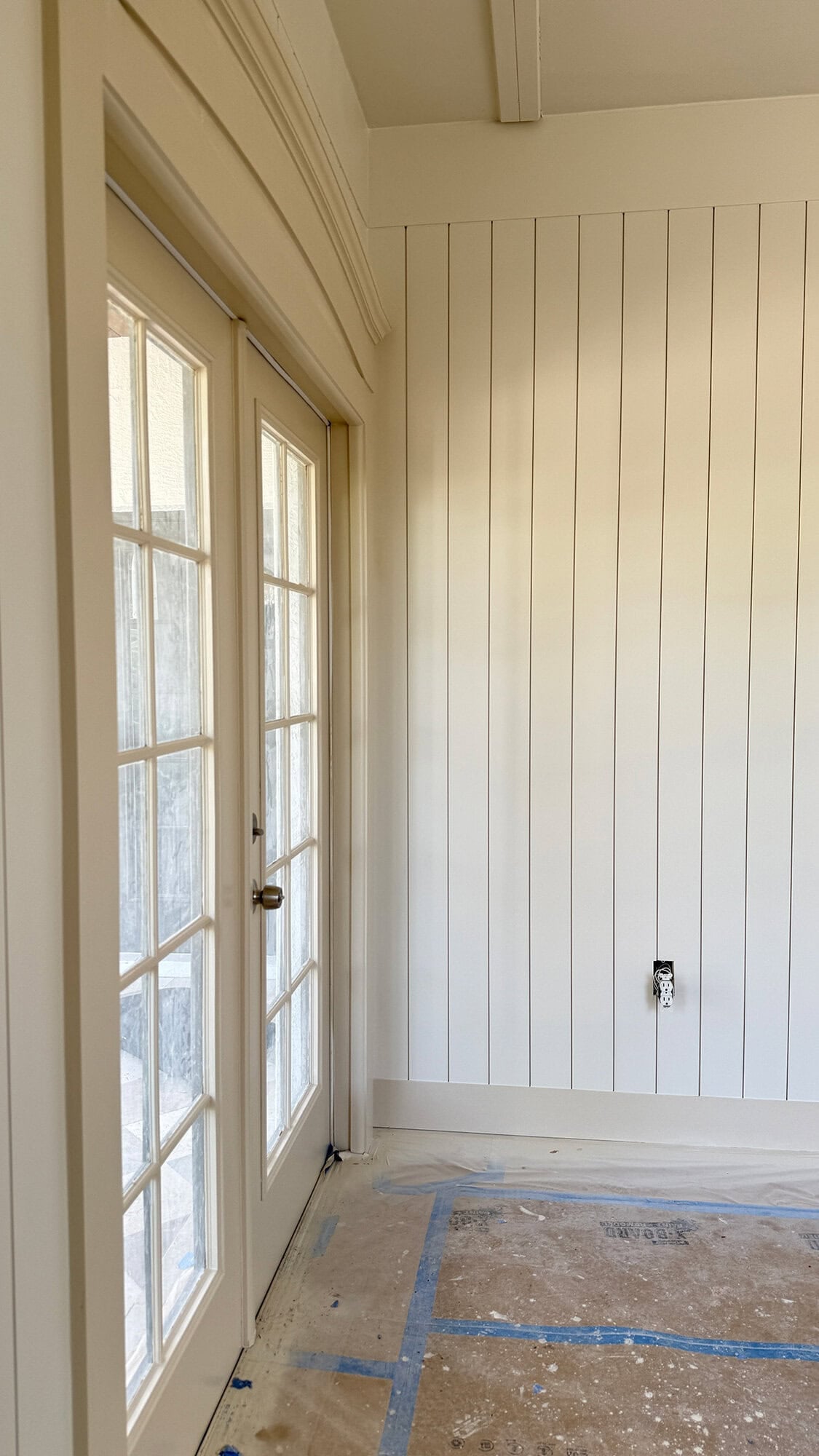 diy vertical shiplap bedroom with ivory lace walls, maison blanche trim