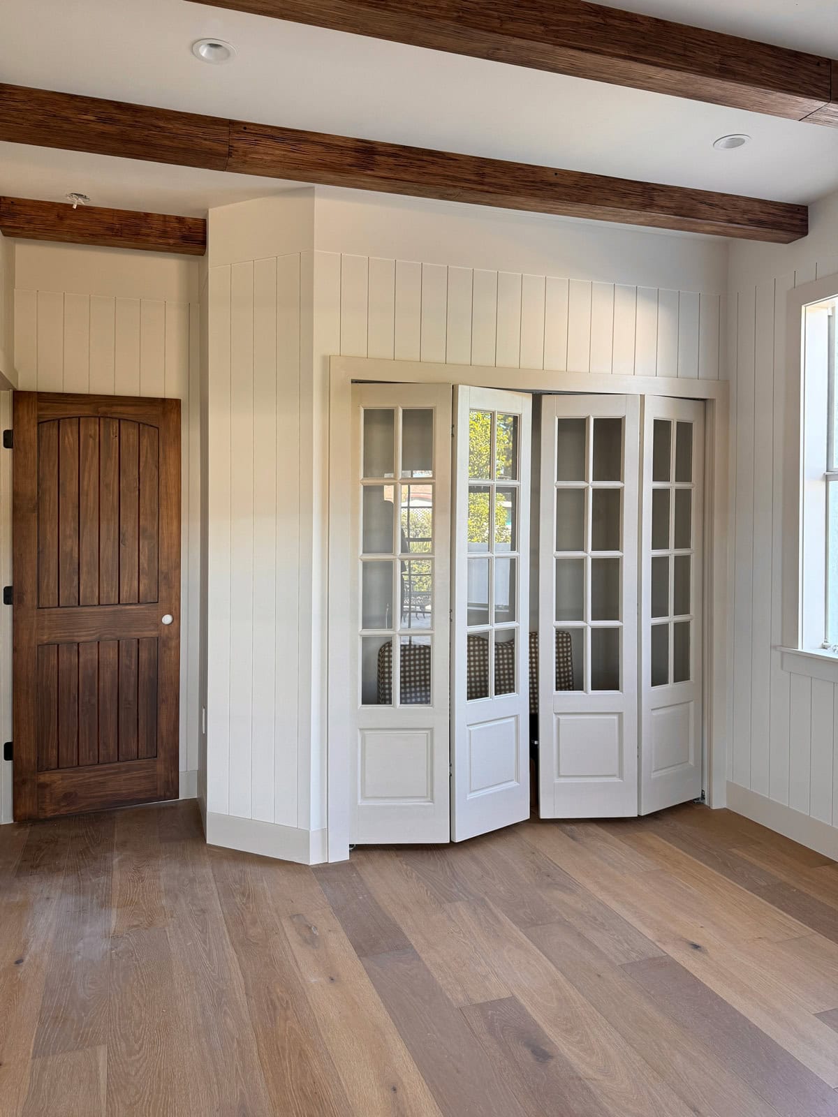 sherwin williams ivory lace walls, maison blanche trim